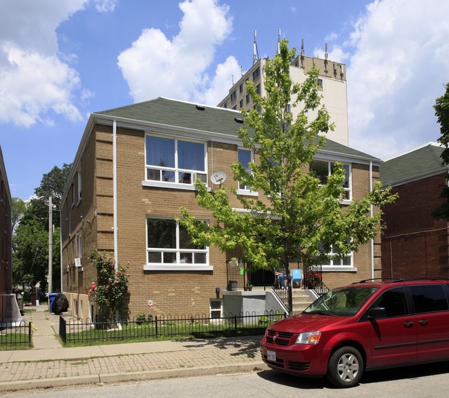 9 Norris Cres in Toronto, ON - Building Photo - Building Photo