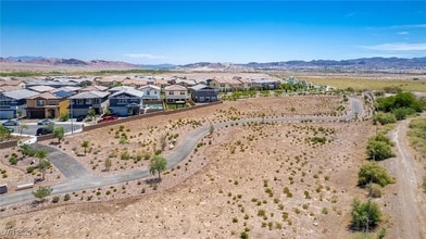 330 Spring Dove Ave in Henderson, NV - Building Photo - Building Photo