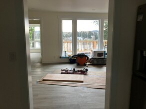 2017 Wheaton Wy in Bremerton, WA - Building Photo - Building Photo