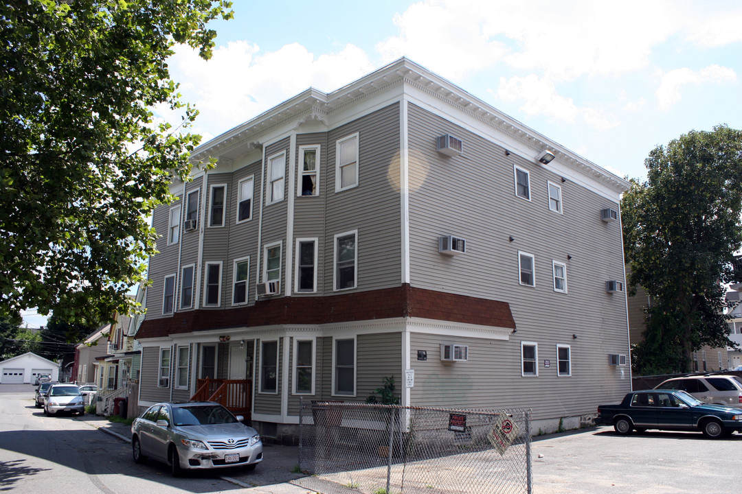 16 Chase St in Lowell, MA - Building Photo