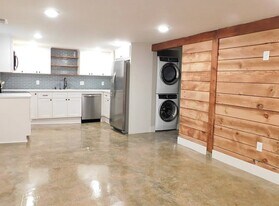 7321 SE Ellis St, Unit Ellis Street Basement Apt in Portland, OR - Building Photo
