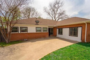 7816 Mary Frances Ln in North Richland Hills, TX - Building Photo