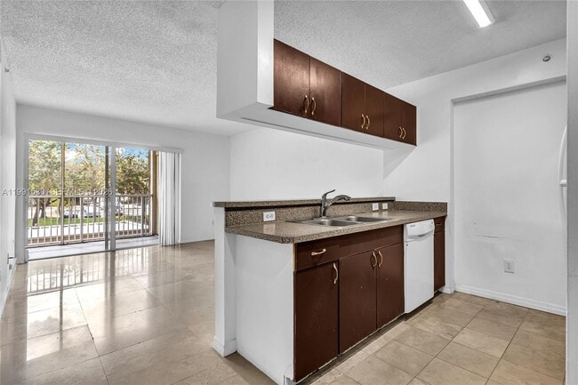 470 S Park Rd in Hollywood, FL - Building Photo - Building Photo