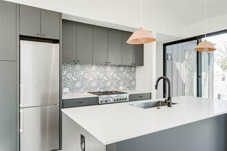 2615 Willow St in Austin, TX - Building Photo - Building Photo