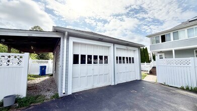 137 Summer St, Unit 135 in Waltham, MA - Building Photo - Building Photo