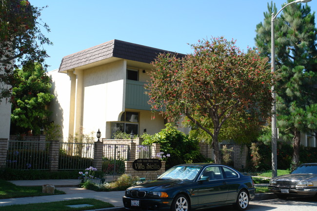 13228 Fiji Way in Marina Del Rey, CA - Foto de edificio - Building Photo