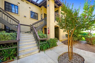 25601 Indian Hill Ln, Unit F in Laguna Hills, CA - Building Photo - Building Photo
