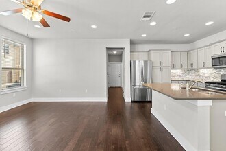 13800 Lyndhurst St, Unit 211 in Austin, TX - Building Photo - Building Photo