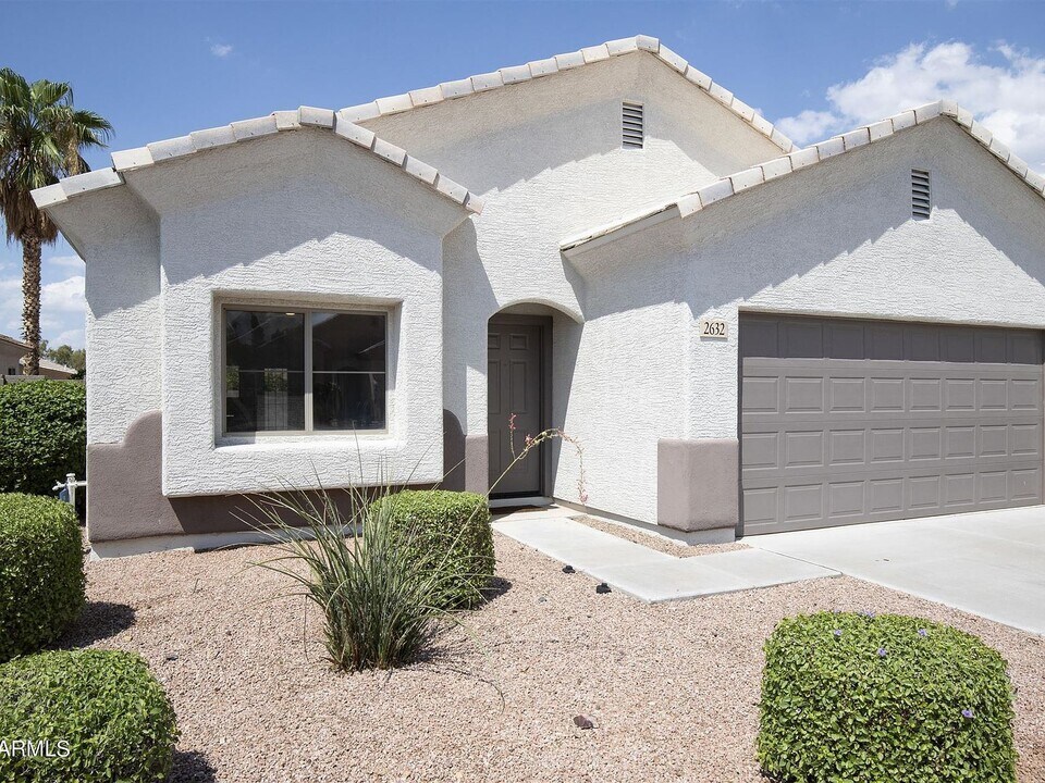 2632 E Hidalgo Ave in Phoenix, AZ - Building Photo