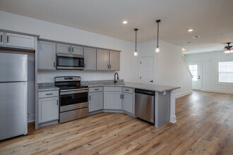 Garnet Village in Clarksville, TN - Building Photo - Interior Photo