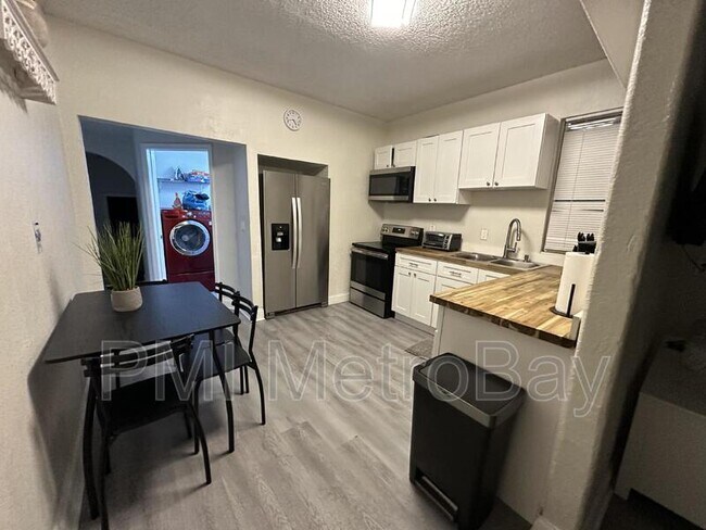 8210 N Klondyke St in Tampa, FL - Building Photo - Building Photo