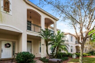 8054 Murano Cir in Palm Beach Gardens, FL - Building Photo - Building Photo