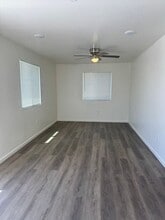 2317 Wilshire Alley in Bakersfield, CA - Building Photo - Building Photo