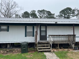 106 Linda Lee Ct in Houma, LA - Building Photo