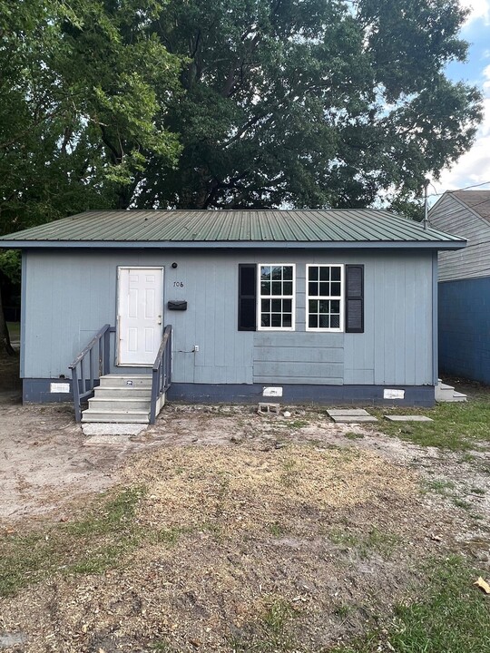 706 Wren St in Lumberton, NC - Foto de edificio