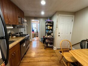 12 Shepherd Ave, Unit 1 in Boston, MA - Foto de edificio - Building Photo