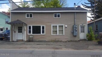 11 Chatham St in Nassau, NY - Building Photo