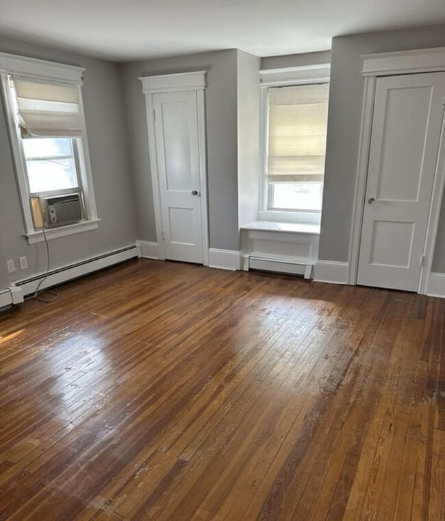 2566 Nottingham Way in Hamilton Township, NJ - Building Photo - Building Photo