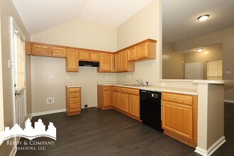 Modern Home with Master Bathroom in Memphis, TN - Building Photo - Building Photo