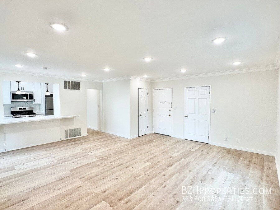 1206 Hayworth Ave-Unit -1 in West Hollywood, CA - Building Photo