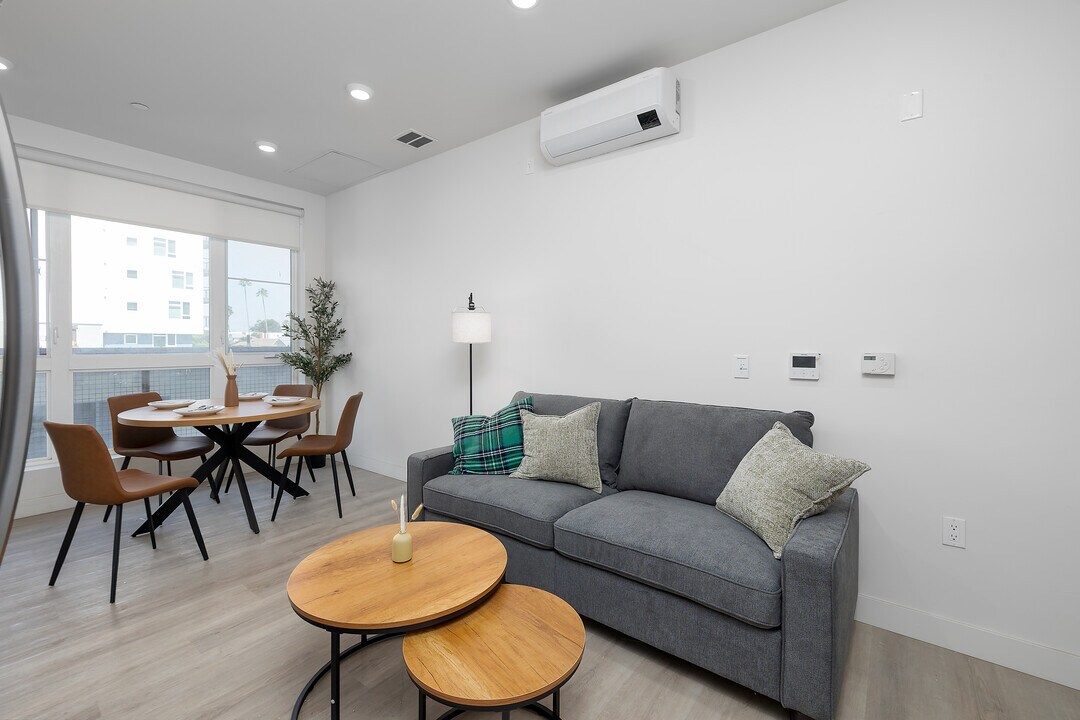 Polaris LUX in Los Angeles, CA - Building Photo