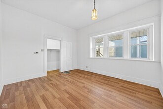 930 7th St, Unit C in Columbus, IN - Foto de edificio - Building Photo