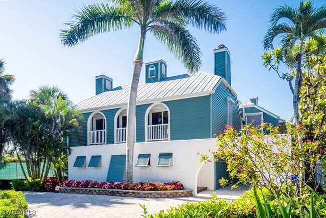 374 14th Ave S in Naples, FL - Building Photo - Building Photo