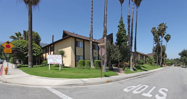 1817 Highland Ave in Duarte, CA - Foto de edificio - Building Photo