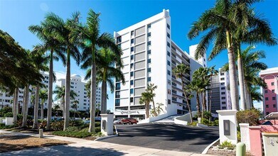 11 Sunset Dr in Sarasota, FL - Building Photo - Building Photo