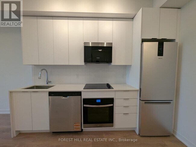 498 Caldari Rd in Vaughan, ON - Building Photo - Building Photo