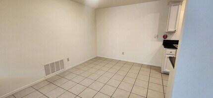 2 Ebbtide Ct in Sacramento, CA - Building Photo - Building Photo