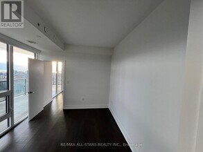 955 Bay St. in Toronto, ON - Building Photo - Building Photo