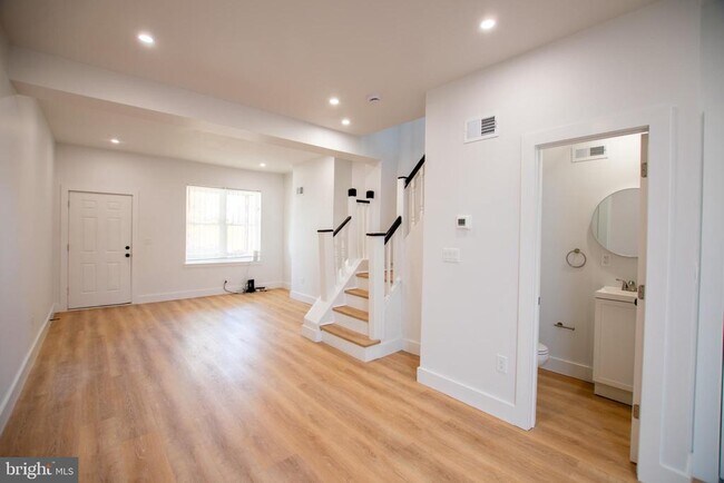 1644 Point Breeze Ave in Philadelphia, PA - Building Photo - Building Photo