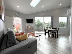 476 Fiesta Dr in San Mateo, CA - Building Photo - Building Photo