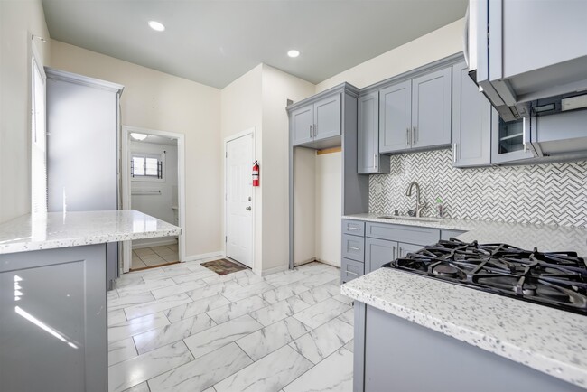 61 S Maple Ave in East Orange, NJ - Building Photo - Building Photo