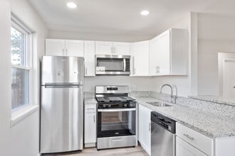 Matawan Court Apartments in Matawan, NJ - Building Photo - Building Photo
