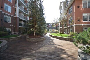59-22 22 Ave SW in Calgary, AB - Building Photo