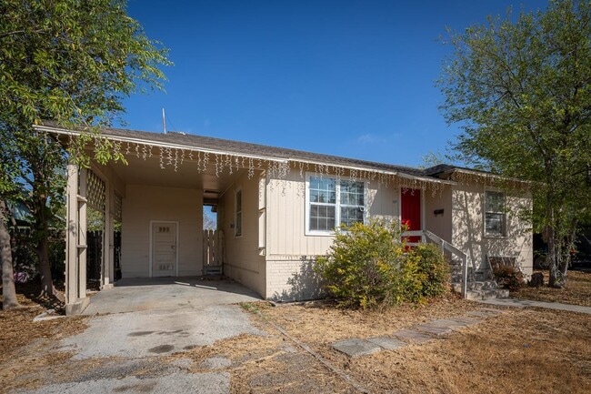 307 W 8th St in Del Rio, TX - Building Photo - Building Photo