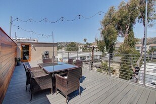 7505 Hampton Ave, Unit 16 in West Hollywood, CA - Building Photo