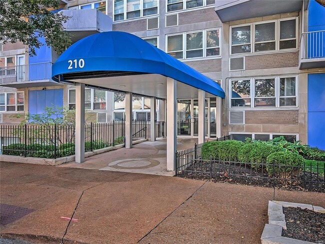 property at 210 N 17th St