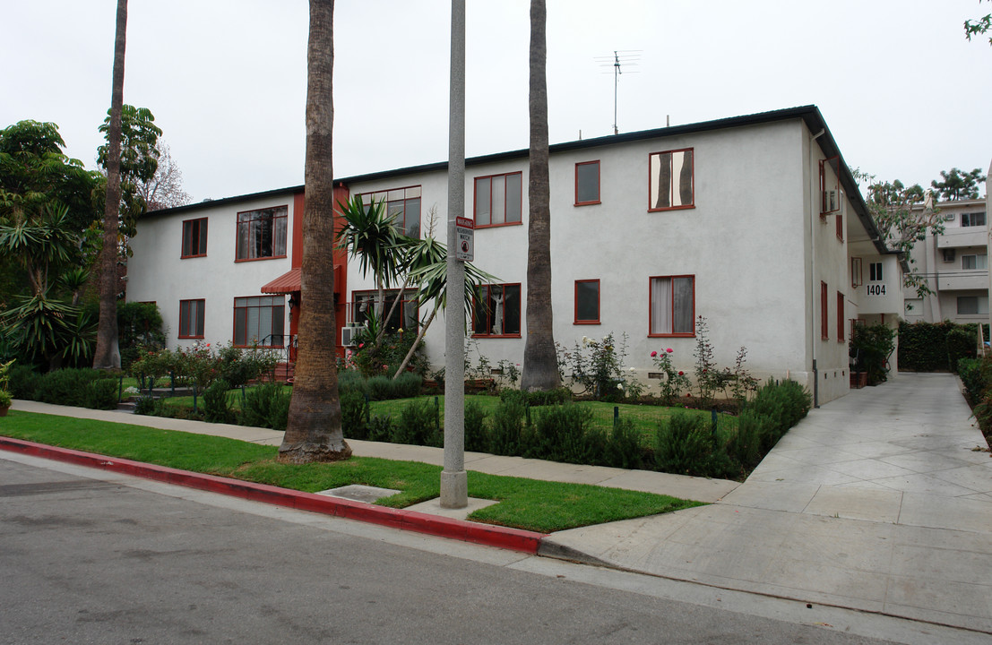 1404 Greenfield Ave in Los Angeles, CA - Foto de edificio