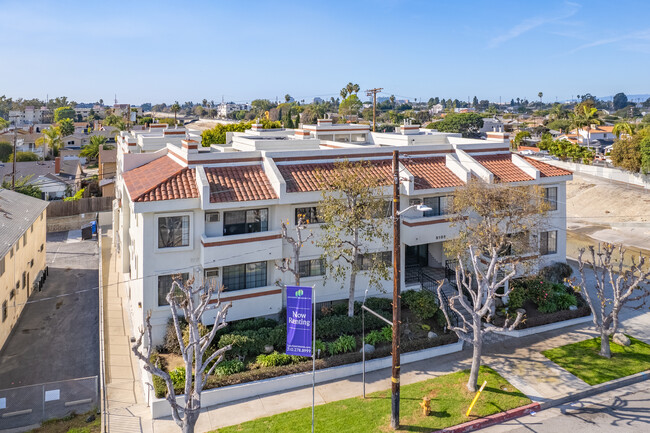 Lido Apartments - 5105 Inglewood Blvd in Culver City, CA - Building Photo - Building Photo