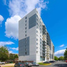 Cortland at McLean in McLean, VA - Foto de edificio - Building Photo