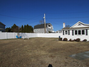 28 Clinton Ave in Old Saybrook, CT - Building Photo - Building Photo