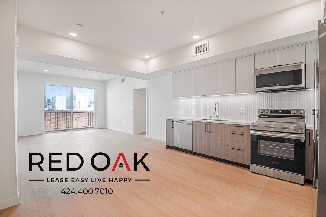 856 S Gramercy Dr in Los Angeles, CA - Foto de edificio