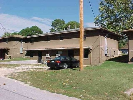 Cave Spring Apartments in Anderson, MO - Building Photo