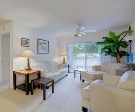 242 Village Blvd, Unit 2205 in Tequesta, FL - Building Photo - Building Photo