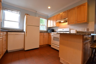 49 Fairbanks St, Unit 1 in Boston, MA - Building Photo - Building Photo