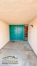 2246 Hasti Acres Dr in Bakersfield, CA - Building Photo - Building Photo
