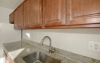 212 Orange St SE in Washington, DC - Building Photo - Building Photo